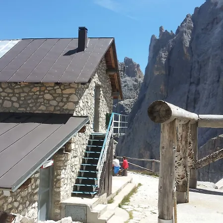 Rifugio Mulaz * Gares