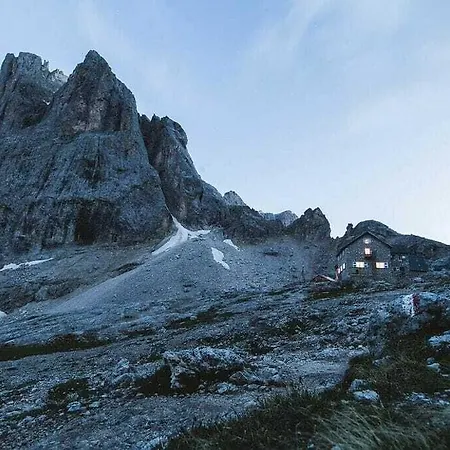 Rifugio Mulaz Hotel *